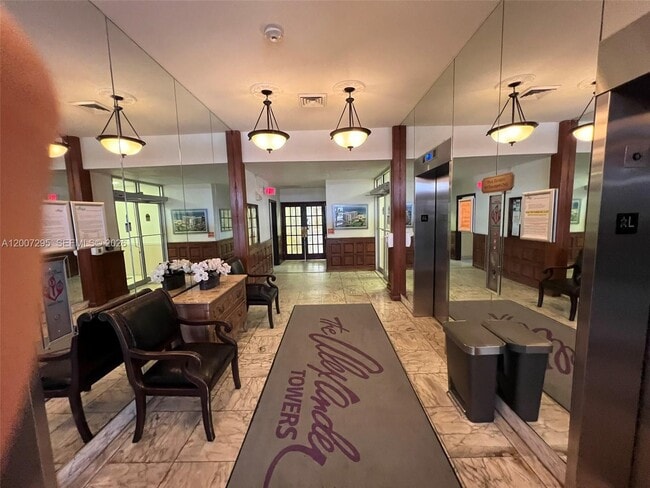 Building Photo - 3505 S Ocean Dr