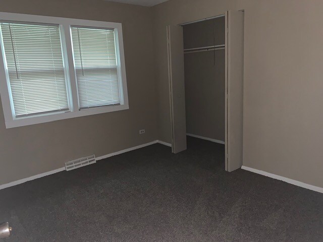 Building Photo - 6th