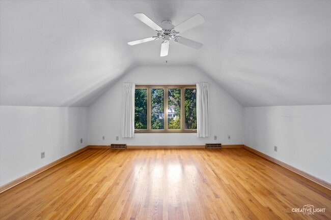 Building Photo - 38W686 Glenview Dr