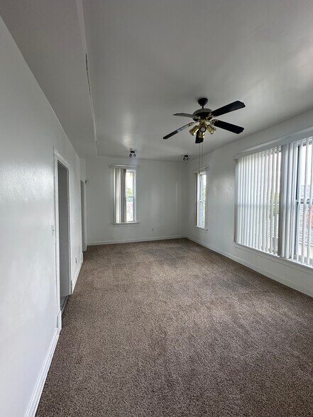 Building Photo - 6506 S Yale Ave