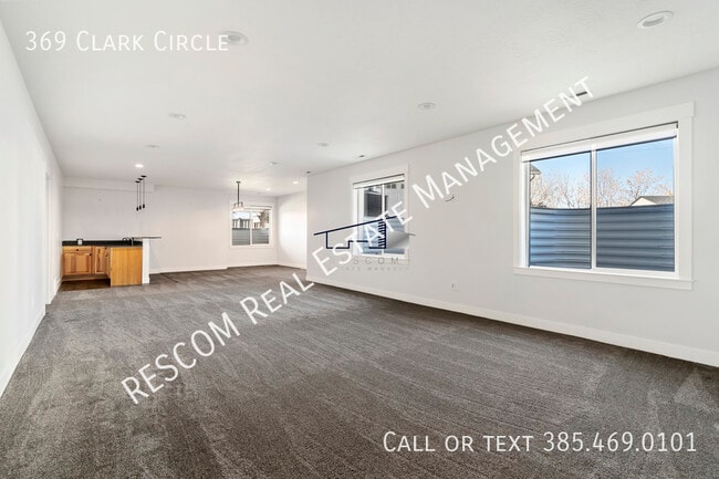 Building Photo - 369 Clark Cir