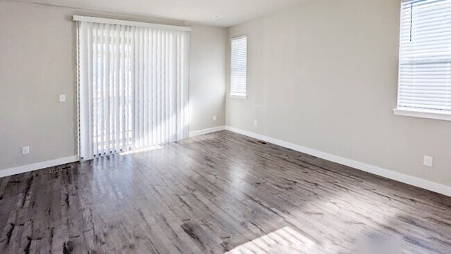 Building Photo - AWESOME MAINTENANCE-FREE PATIO HOME WITH 3 BDRMS, 3 BATHS & 2-CAR GARAGE!