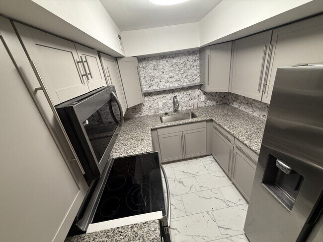 Building Photo - 21280 Brinson Ave