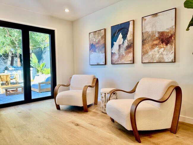Building Photo - Designer 4BR Retreat with Pool, Indoor-Outdoor Living, and Prime Menlo Park Location
