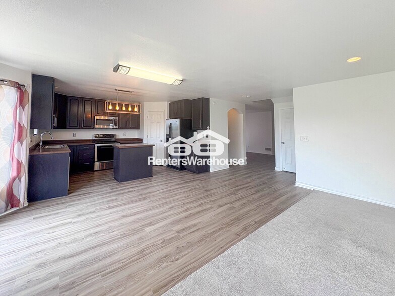 Building Photo - 12674 Jersey Cir E