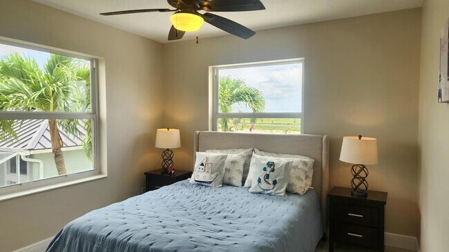 Building Photo - 1851 Corsica Dr