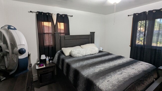 Building Photo - Welcome to this gem located in the heart o...