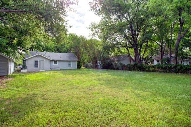 Building Photo - Coming Soon! Pet-Friendly 3BR Home with Large Backyard – Cleburne