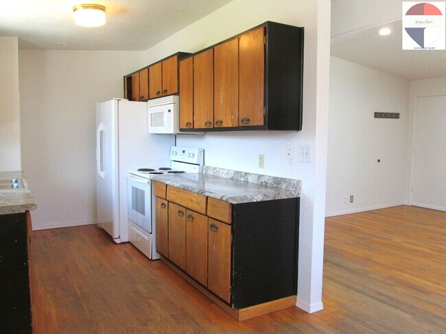 Building Photo - 2925 Windsor Pl