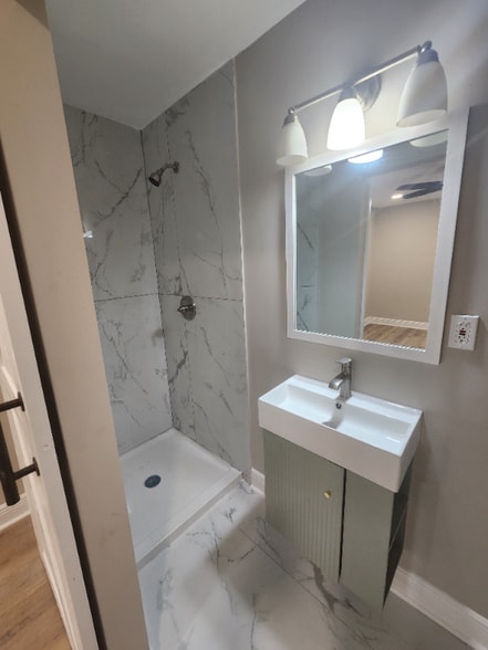 Building Photo - 0 W Lake Ave NW