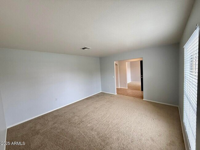 Building Photo - 646 N Cobblestone St