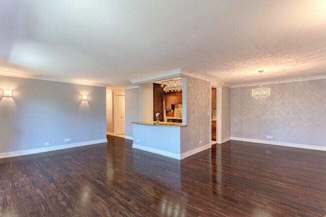 Building Photo - 1615 E Central Rd