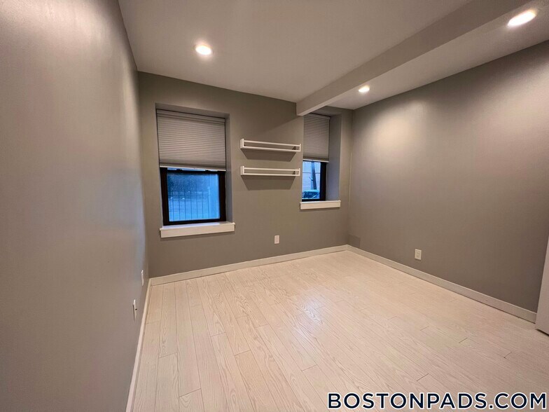 Building Photo - 469 Massachusetts Ave