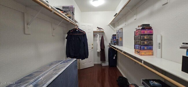 Building Photo - 6435 W Buckskin Trail