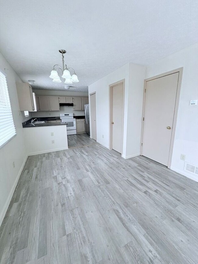 Building Photo - Charming 4 beds 2 baths in Columbus