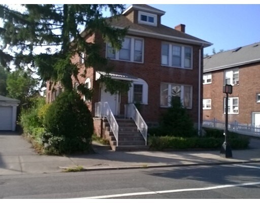 Building Photo - 152 Chestnut Hill Ave