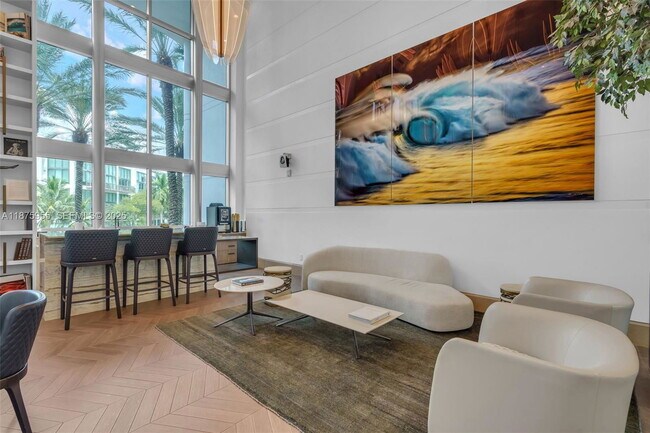 Building Photo - 5959 Collins Ave