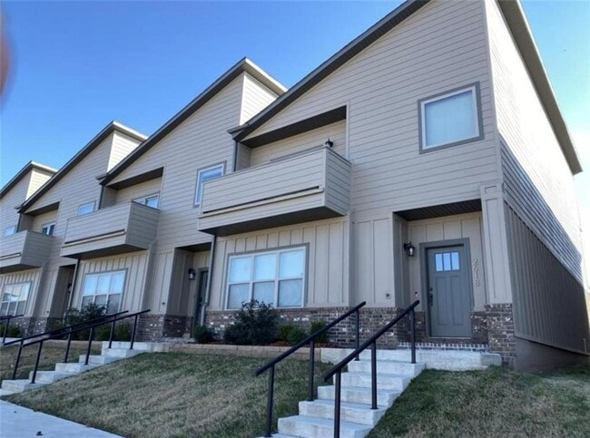 Building Photo - 2618 N Ward Dr