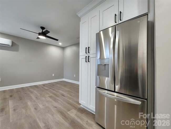 Building Photo - 96 1/2 Elm St