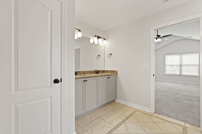 Building Photo - Spacious 4 Bedroom Home With Plenty of Space to Enjoy and Resort-style Amenities in Belmont Glen