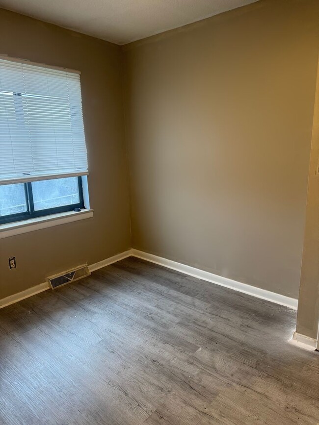 Building Photo - 1419 Colony Park Dr
