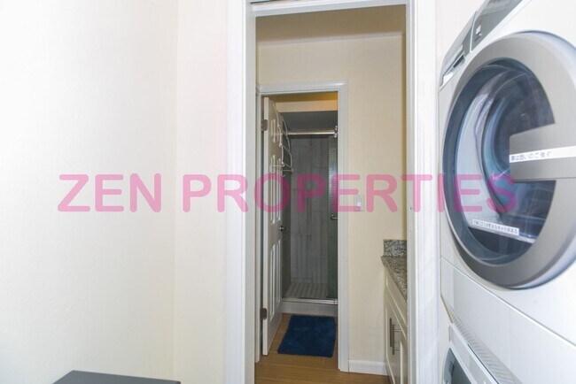 Building Photo - 250 ?Ohua Ave