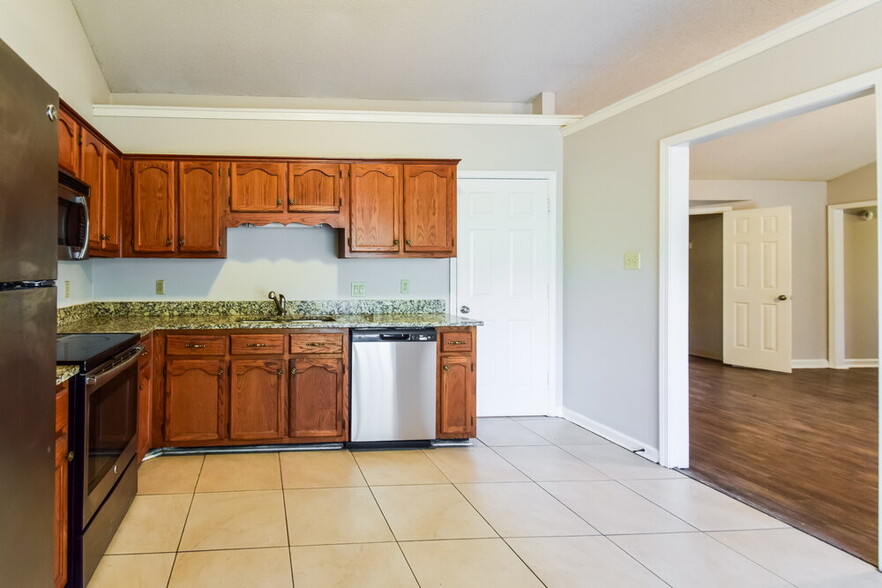Building Photo - 7417 Hunters Hollow Ln