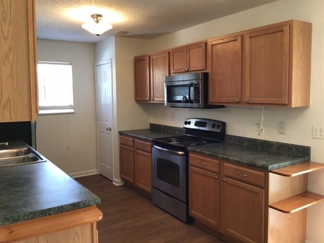 Building Photo - 323 Aberdeen Cir
