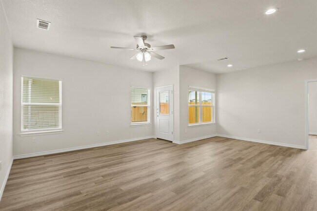 Building Photo - 506 Whirlaway Dr