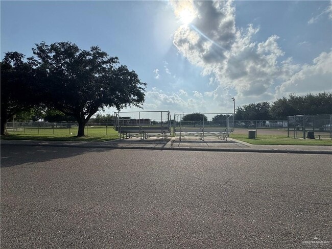 Building Photo - 18 S 20th Ave