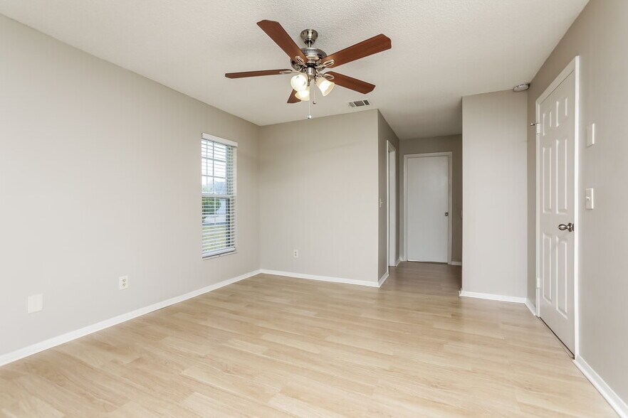 Building Photo - 238 Satinwood Cir