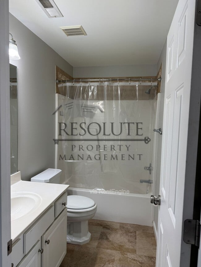 Building Photo - 303 Sugar Maple Ave