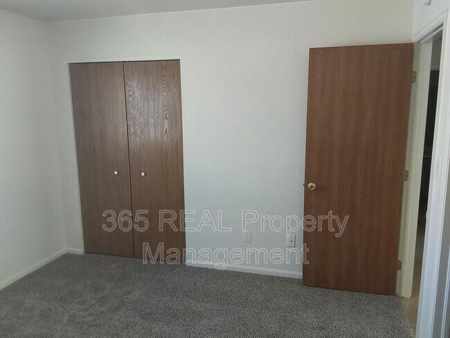 Building Photo - 3621 Centennial Cir