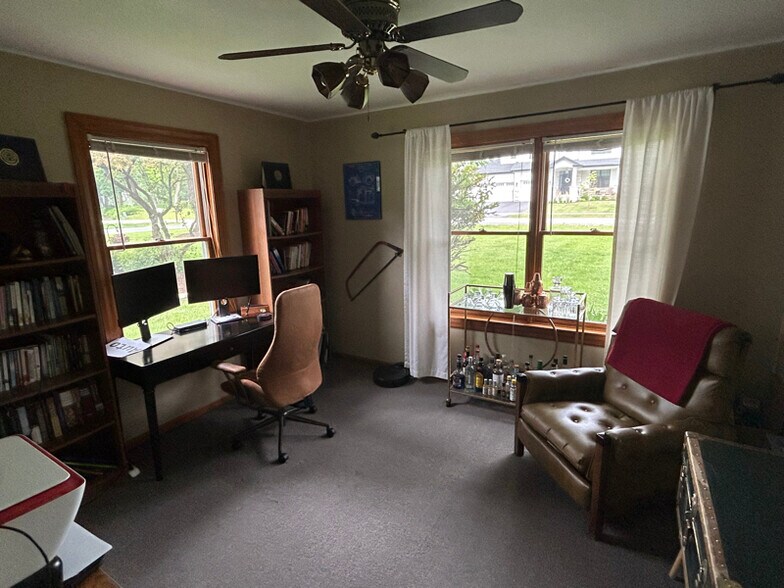 Building Photo - 0n336 Herrick Dr
