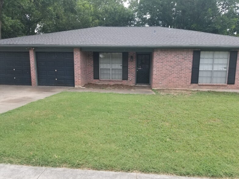 Primary Photo - 10505 Golden Quail Dr
