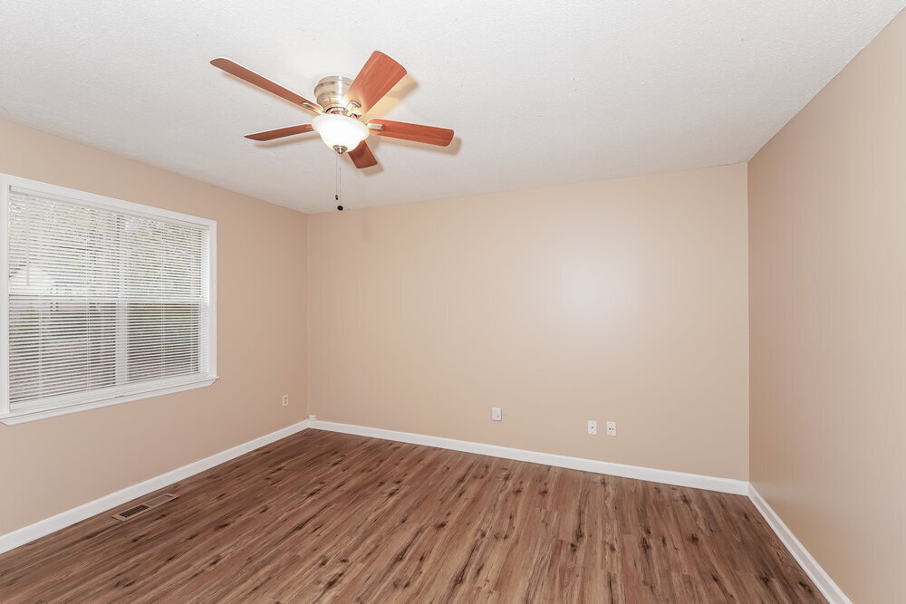 Building Photo - 5040 Loren Ln