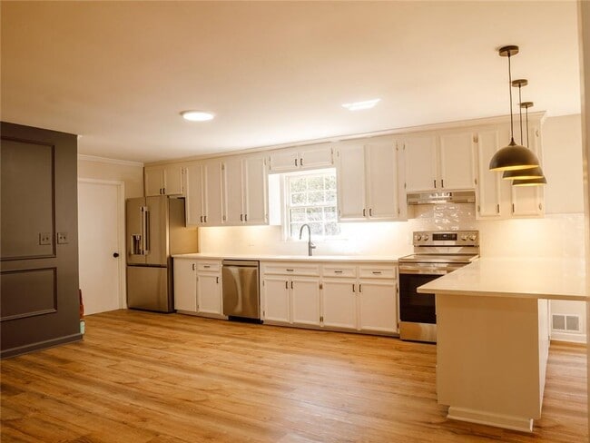 Building Photo - 95 Simpson Dr NE