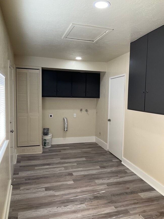 Building Photo - APPLY NOW!!!!