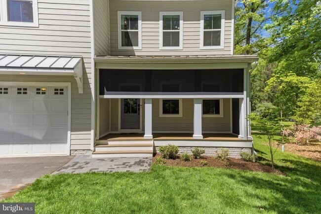 Building Photo - 916 Waterview Dr