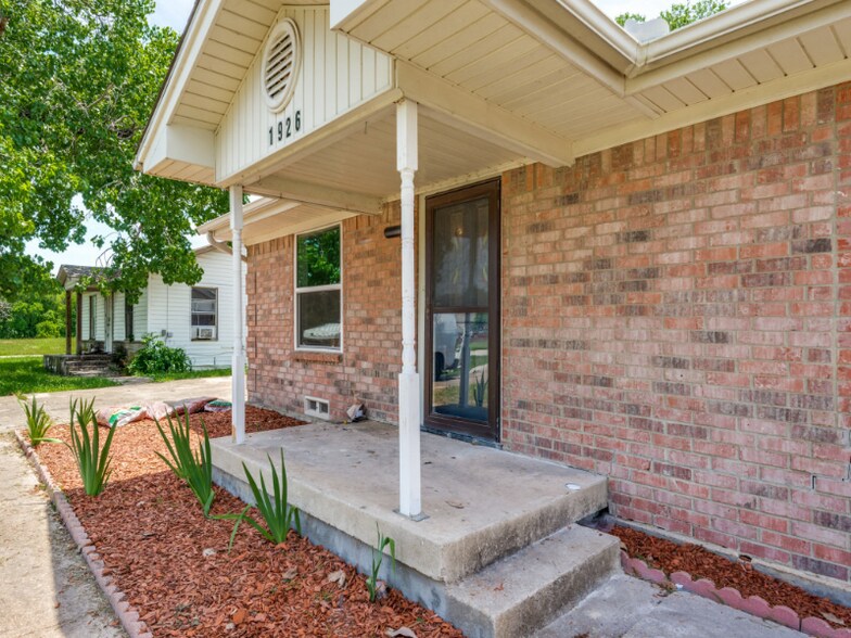 Building Photo - 1926 Chiesa Rd