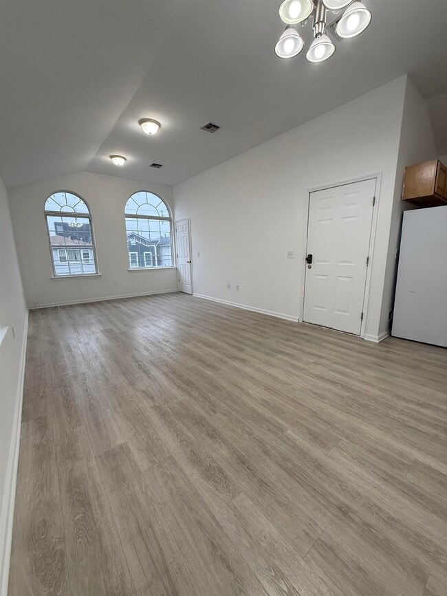 Building Photo - 36 Jewett Ave