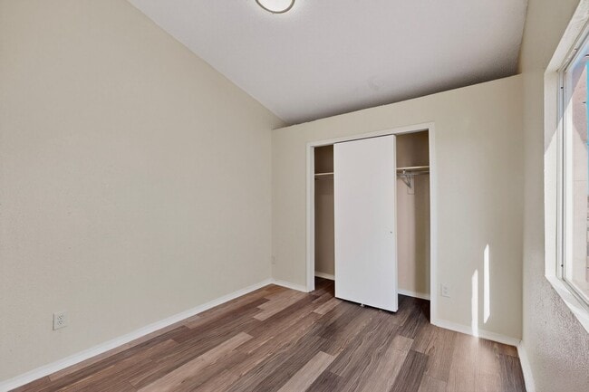 Building Photo - 4 bedroom 2.5 bath home in East El Paso!