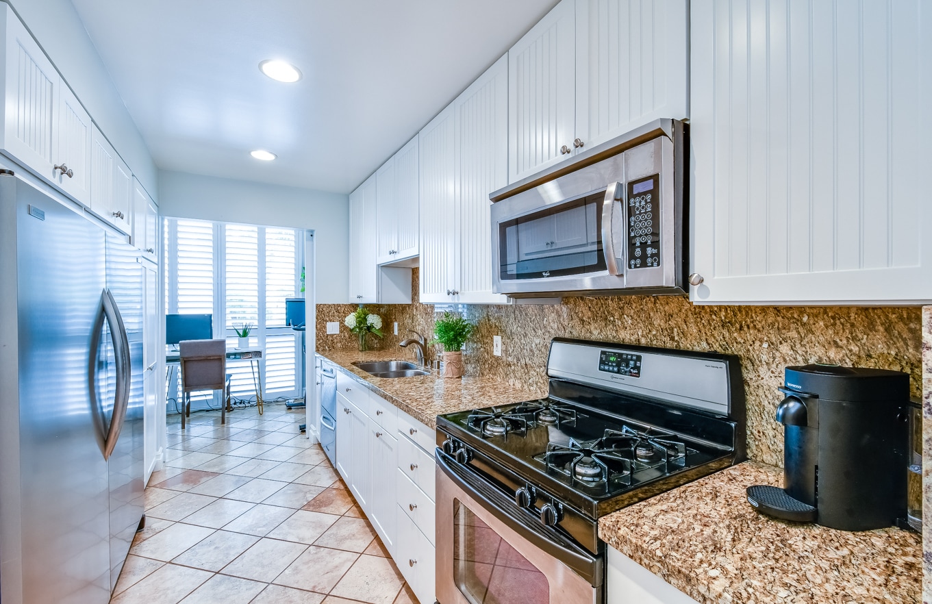 Kitchen - 7301 Vista del Mar
