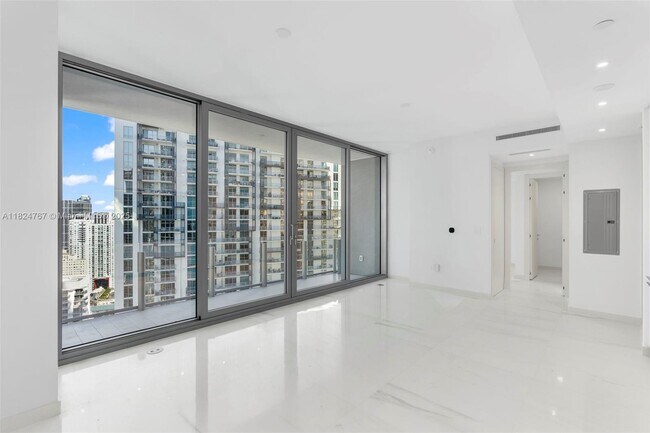 Building Photo - 300 Biscayne Blvd Way