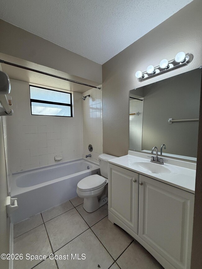 Building Photo - 2320 Madrid Ave SE