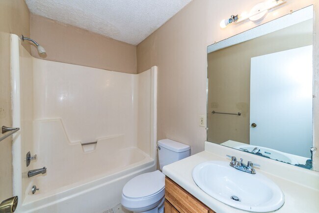 Building Photo - 2-BEDROOM DUPLEX