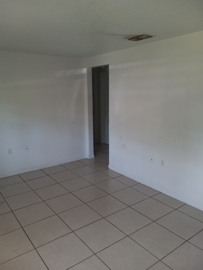 Building Photo - 10809 Scenic Dr