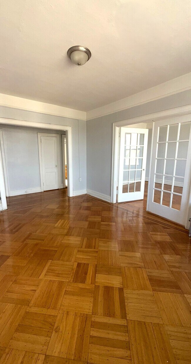 Building Photo - 930-Berkeley Manor, LLC