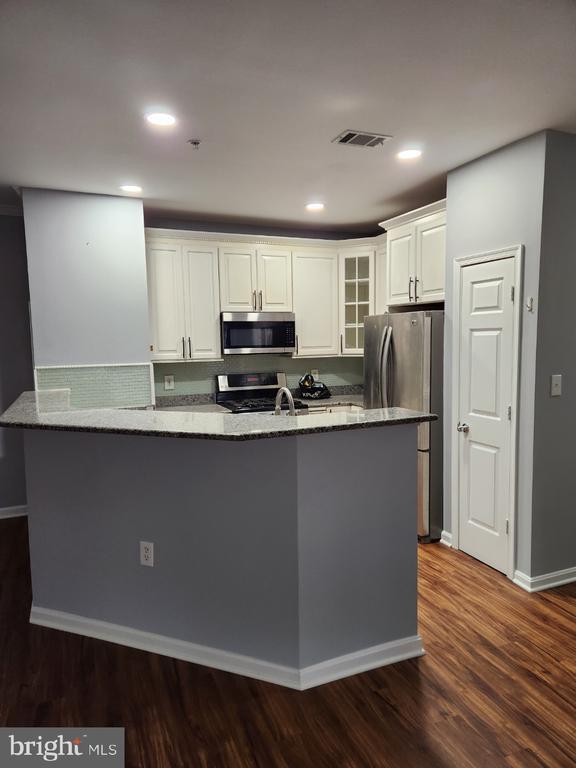 Building Photo - 5106 Travis Edward Way