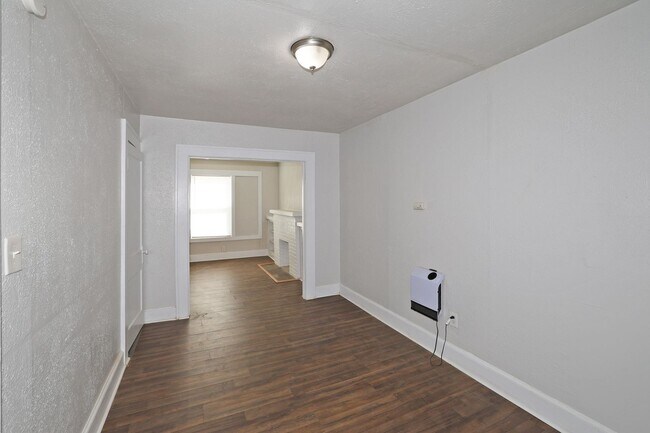 Building Photo - 1506 SW 11th Ave